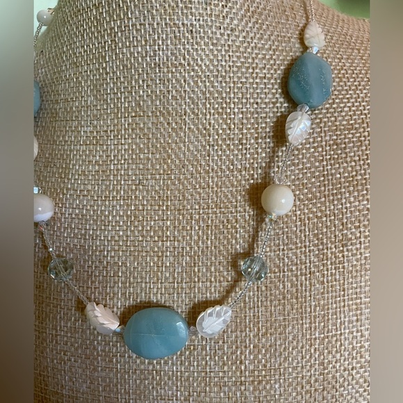 Elegant Amazonite and Carved White Beaded Necklace - Picture 7 of 9